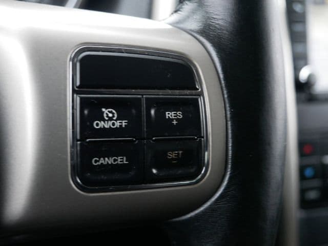 Thumbnail: 2011 Jeep Grand Cherokee - 25