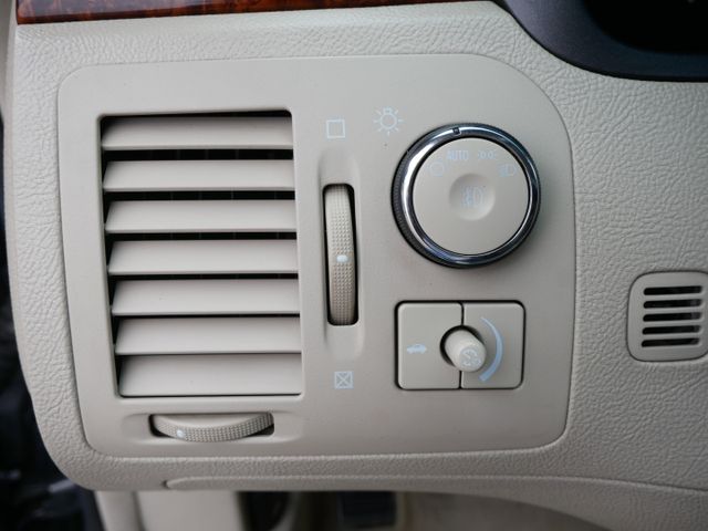 Thumbnail: 2006 Cadillac DTS - 27
