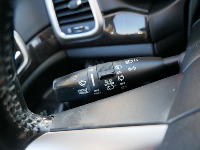 Thumbnail: 2011 Jeep Grand Cherokee - 26