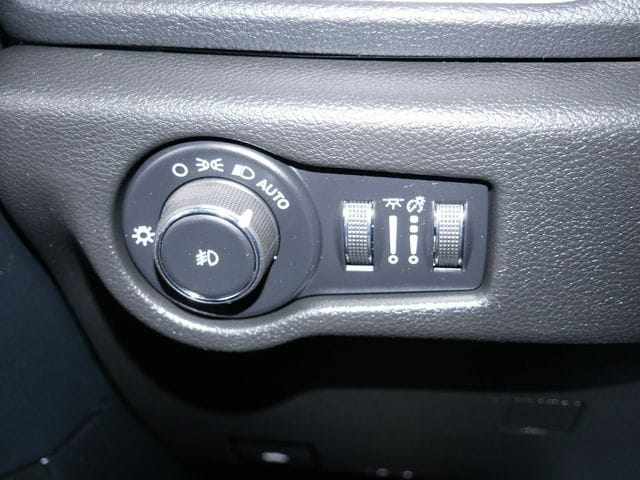 Thumbnail: 2019 Chrysler Pacifica - 26