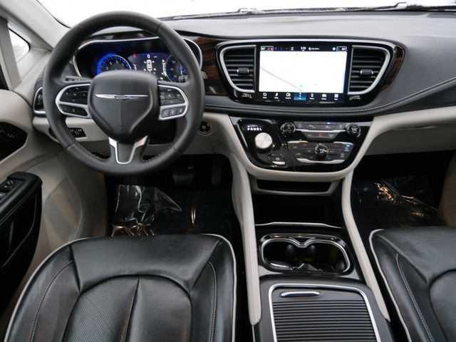 Thumbnail: 2023 Chrysler Pacifica - 7