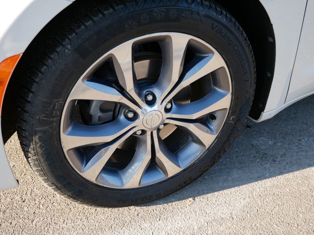 Thumbnail: 2017 Chrysler Pacifica - 24