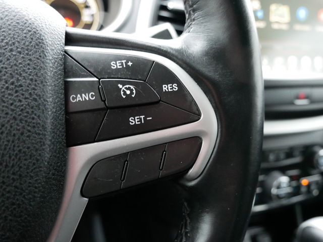 Thumbnail: 2017 Jeep Cherokee - 25