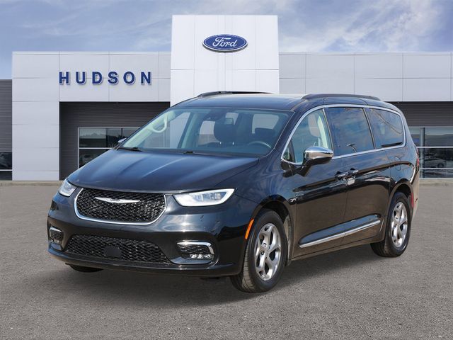 2023 Chrysler Pacifica Limited -
                  Hudson, WI