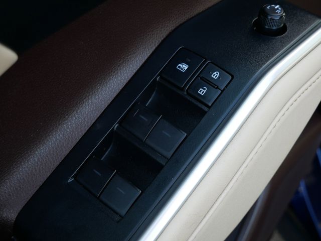 Thumbnail: 2021 Toyota Highlander - 22