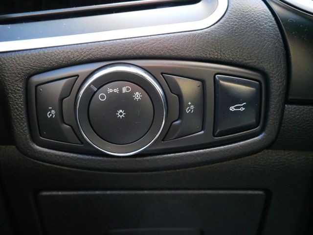 Thumbnail: 2016 Ford Edge - 16