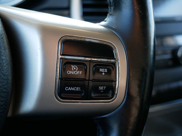 Thumbnail: 2011 Jeep Grand Cherokee - 25
