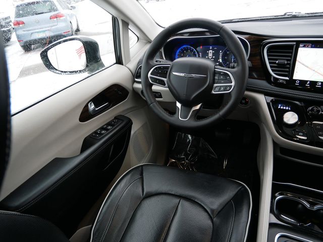 Thumbnail: 2023 Chrysler Pacifica - 6