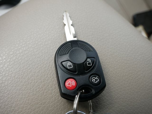 Thumbnail: 2008 Ford Edge - 25