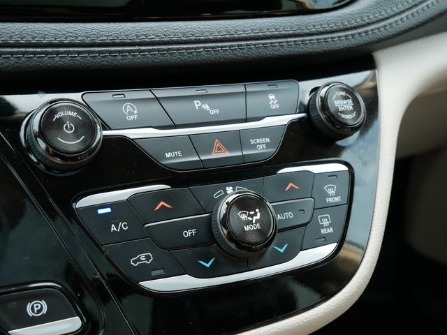 Thumbnail: 2018 Chrysler Pacifica - 11