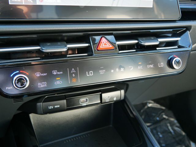 Thumbnail: 2024 Kia Niro - 11