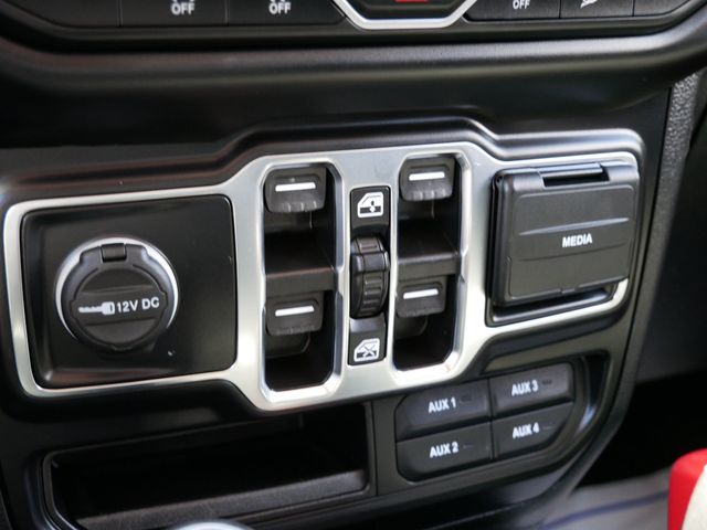 Thumbnail: 2021 Jeep Wrangler - 18