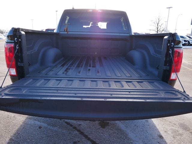 Thumbnail: 2022 RAM 1500 Classic - 4