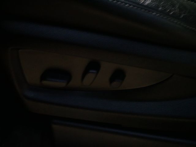 Thumbnail: 2019 GMC Yukon XL - 25