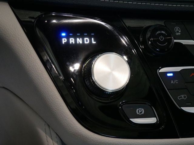 Thumbnail: 2023 Chrysler Pacifica - 22