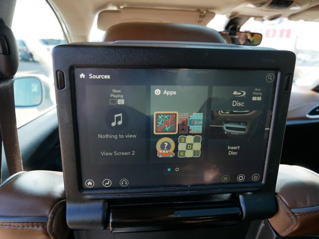 Thumbnail: 2017 Chrysler Pacifica - 5