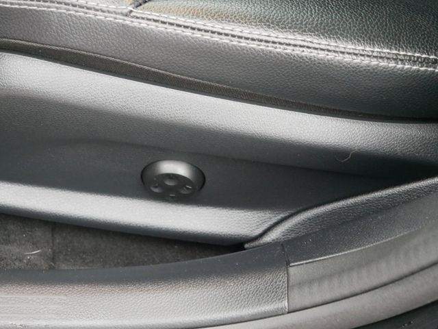 Thumbnail: 2016 Mercedes-Benz C-Class - 22