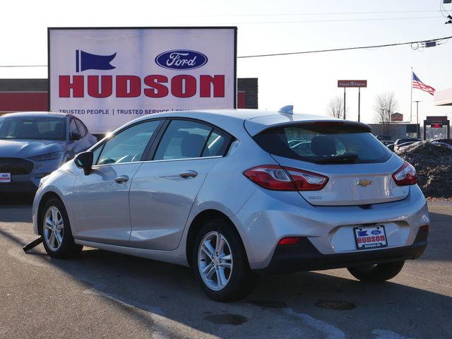 Thumbnail: 2018 Chevrolet Cruze - 3