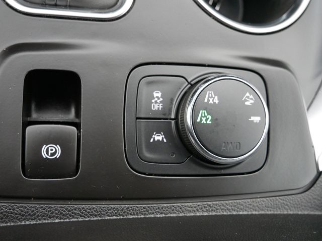 Thumbnail: 2021 Chevrolet Traverse - 16