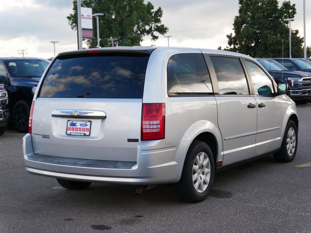 Thumbnail: 2008 Chrysler Town & Country - 17