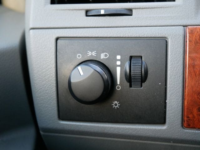 Thumbnail: 2008 Chrysler Town & Country - 14