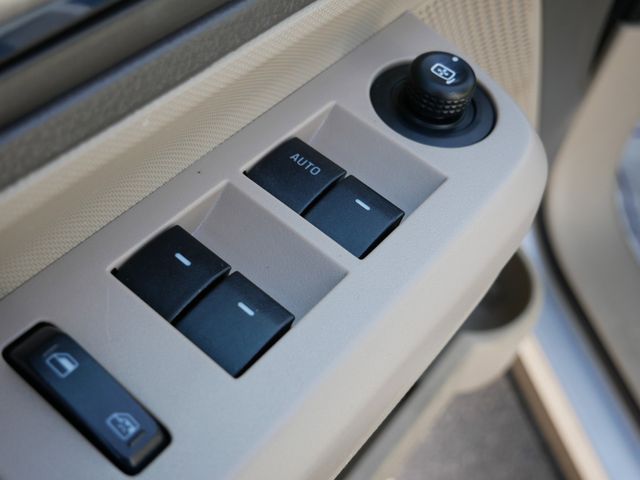 Thumbnail: 2010 Ford Edge - 22