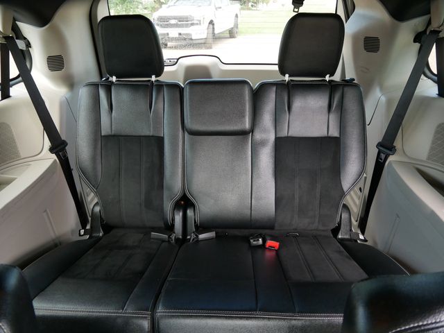 Thumbnail: 2017 Dodge Grand Caravan - 5