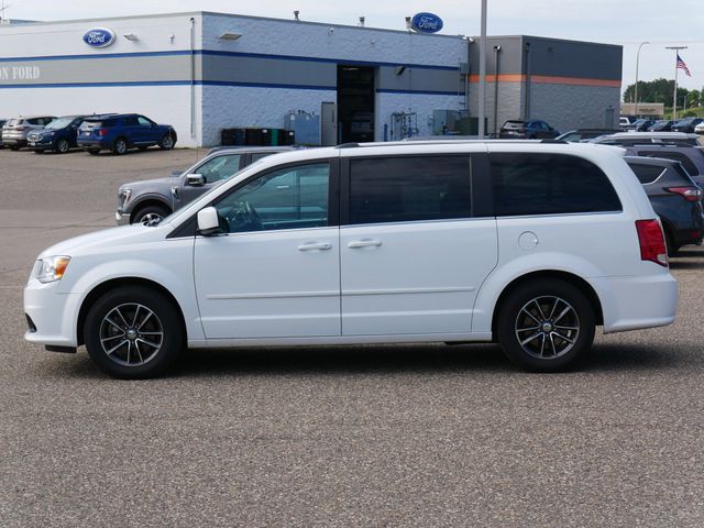 Thumbnail: 2017 Dodge Grand Caravan - 2