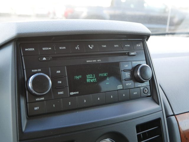 Thumbnail: 2008 Chrysler Town & Country - 10