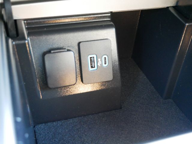 Thumbnail: 2022 Ford Explorer - 14