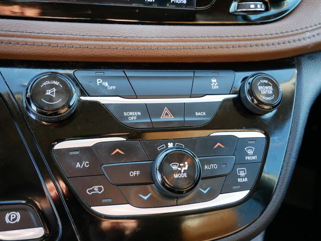 Thumbnail: 2017 Chrysler Pacifica - 14