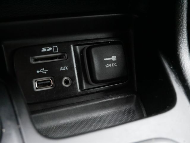 Thumbnail: 2017 Jeep Cherokee - 12