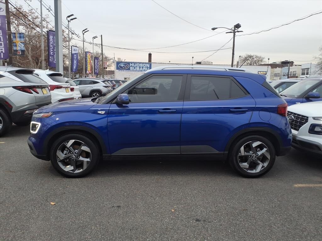Used 2024 Hyundai Venue Limited Limited Crossover