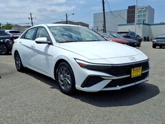 2024 Hyundai Elantra SEL SEL  Sedan
