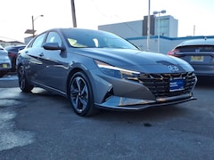 2023 Hyundai Elantra Limited IVT