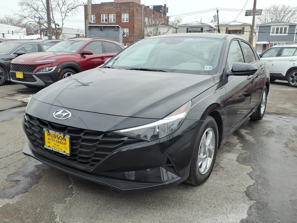 Used 2023 Hyundai Elantra SE IVT
