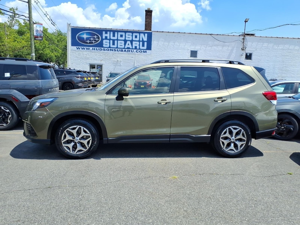 Used 2024 Subaru Forester Premium AWD Premium Crossover