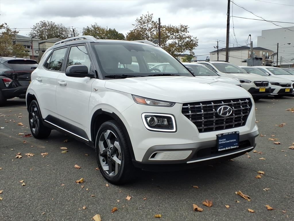 Certified 2023 Hyundai Venue Limited IVT