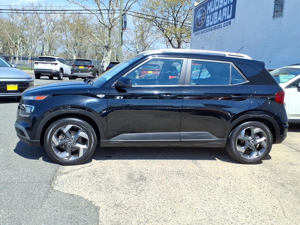 Used 2023 Hyundai Venue SEL SEL Crossover