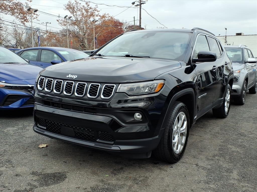 Used 2024 Jeep Compass Latitude 4x4 Latitude SUV