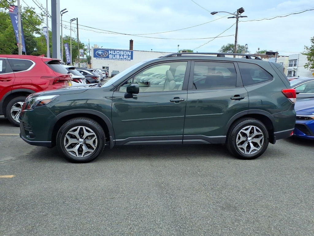 Used 2023 Subaru Forester Premium AWD Premium Crossover