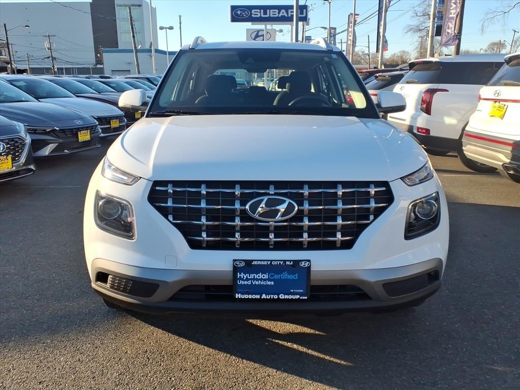 Certified 2022 Hyundai Venue SEL IVT