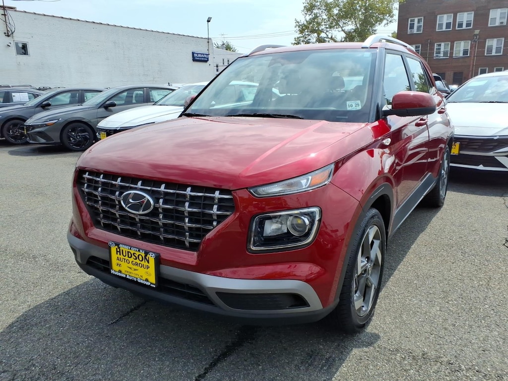 Certified 2024 Hyundai Venue SEL IVT