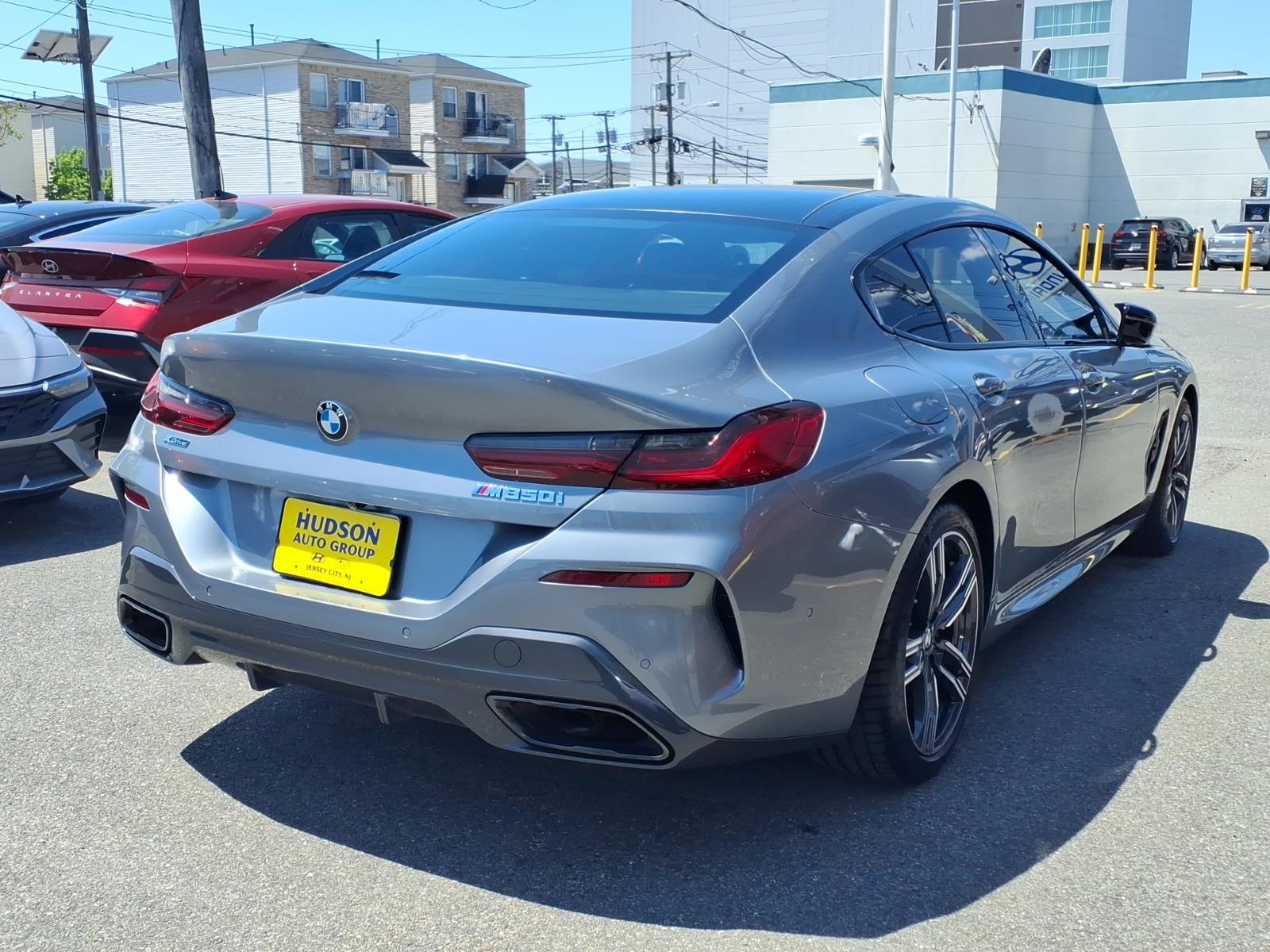 2025 BMW 8 Series M850i - Photo 7