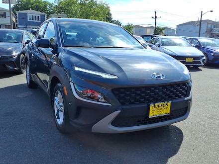 2022 Hyundai Kona SE AWD SE  Crossover