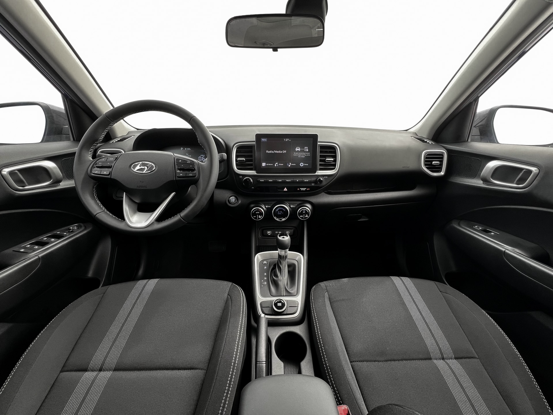2025 Hyundai Venue SEL - Photo 13