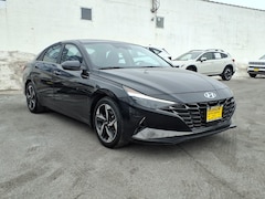 2023 Hyundai Elantra Limited IVT