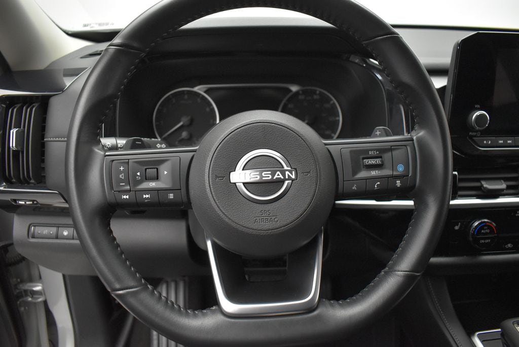 2025 Nissan Pathfinder SV - Photo 16