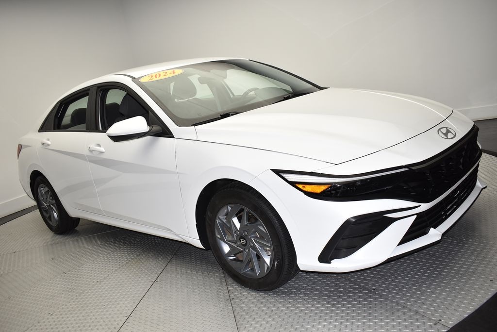 Used 2024 Hyundai Elantra SEL Sedan