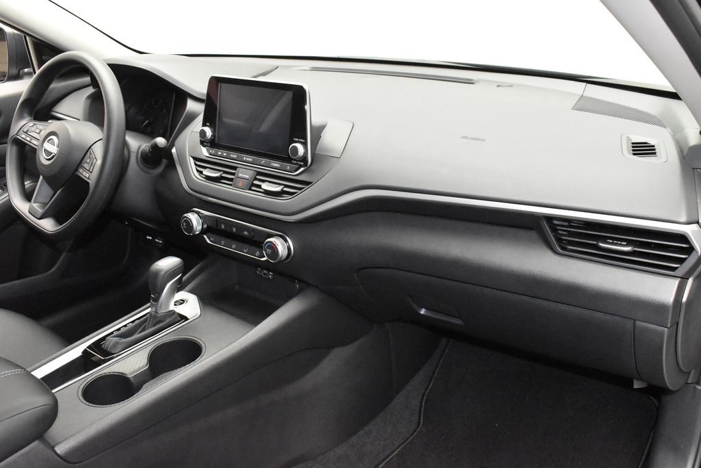 2025 Nissan Altima S - Photo 25